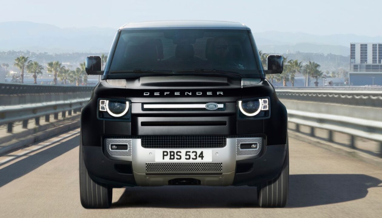 2025-Land-Rover-Defender.jpg
