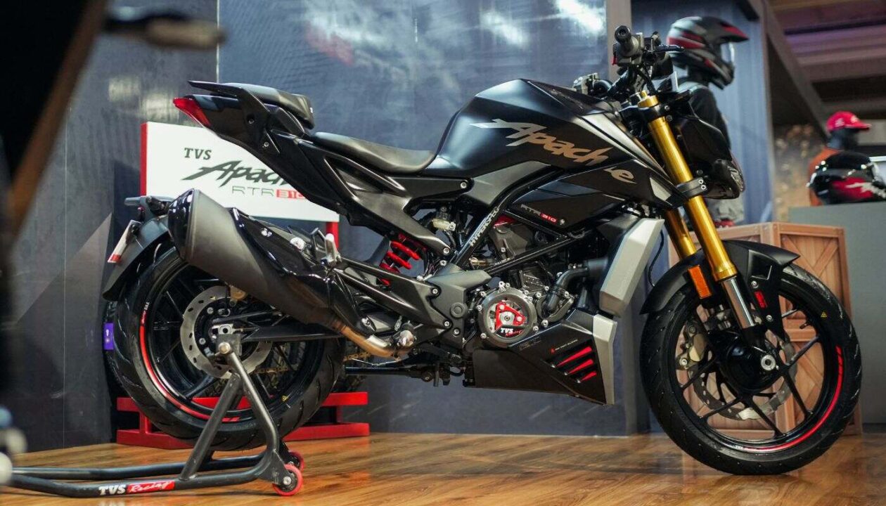 TVS-Apache-RR-310-RTR-310-Black-Diamond-Editions.jpg
